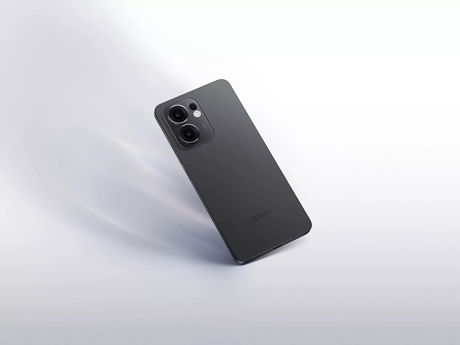 OPPO Reno13 F 5G: geavanceerde AI, IP69-bescherming en 5.800 mAh batterij