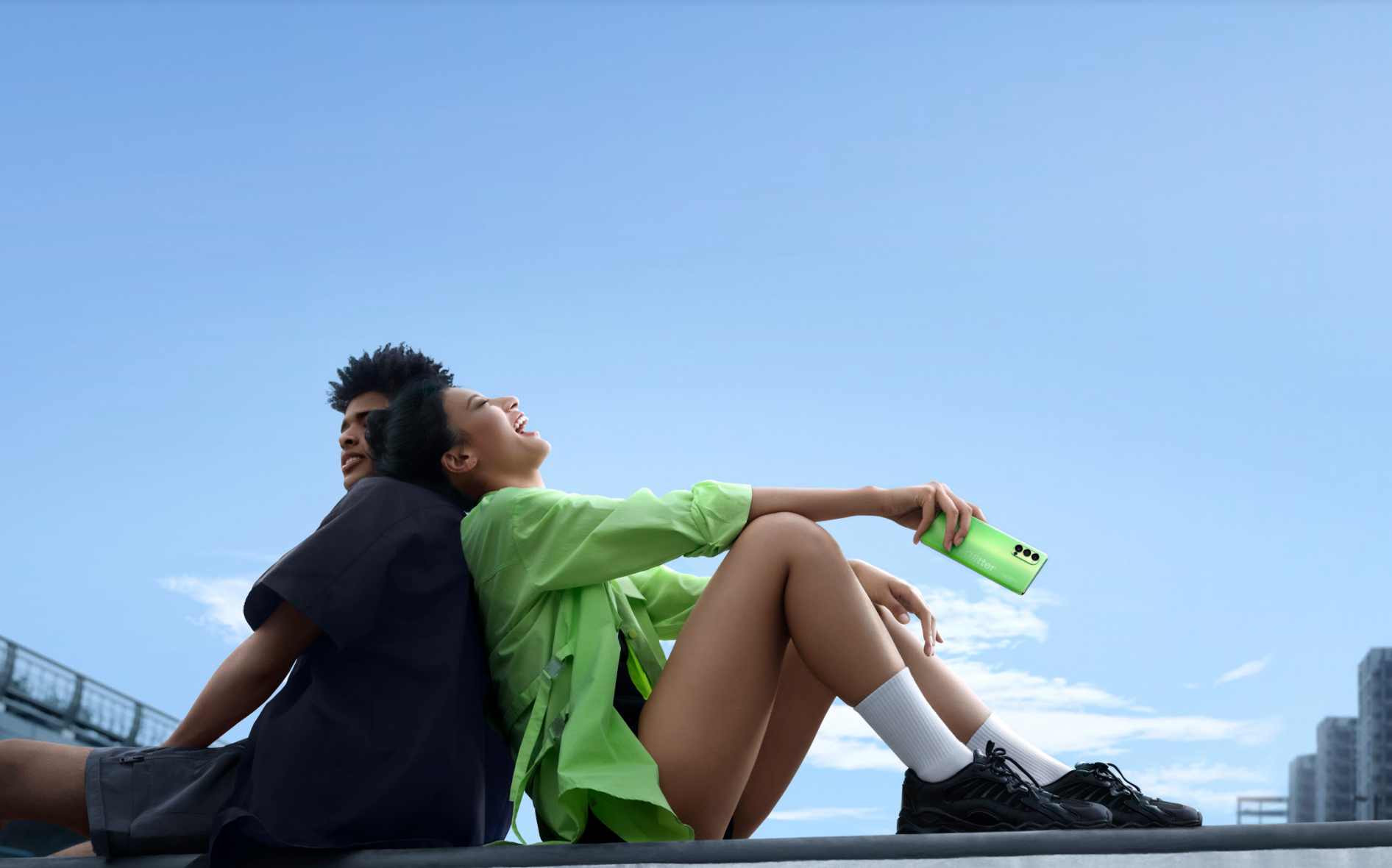 OPPO révèle son édition limitée Pantone : OPPO Reno4 Pro Green Glitter disponible dès aujourd’hui chez Fnac et
Darty.