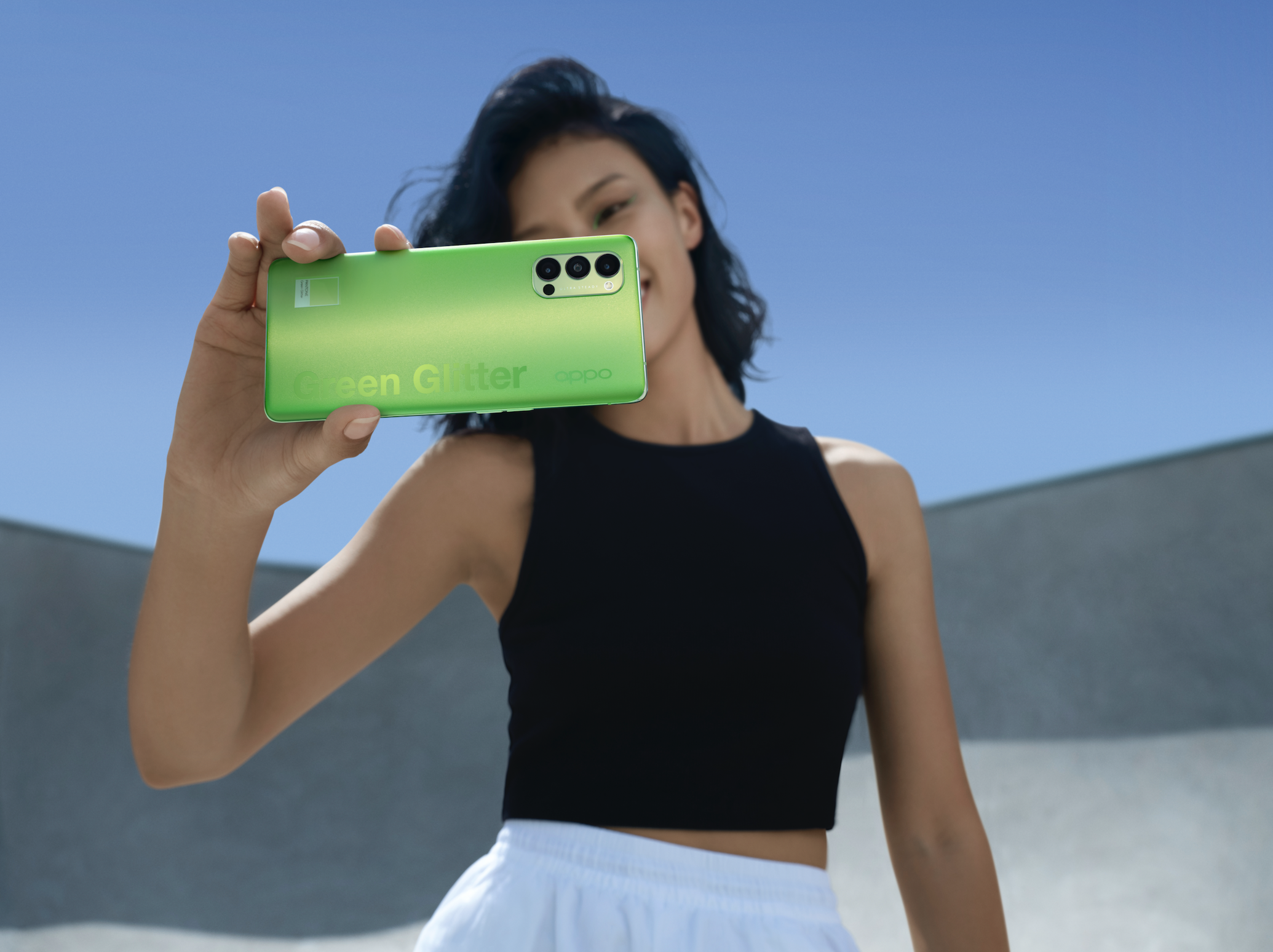 OPPO révèle son édition limitée Pantone : OPPO Reno4 Pro Green Glitter disponible dès aujourd’hui chez Fnac et
Darty.